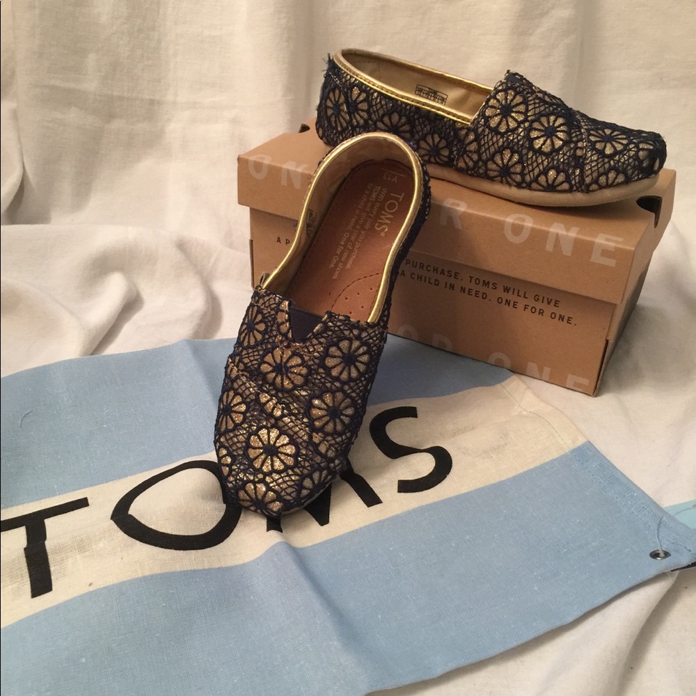 Girls Toms Navy and Gold Glitter crochet size Y13